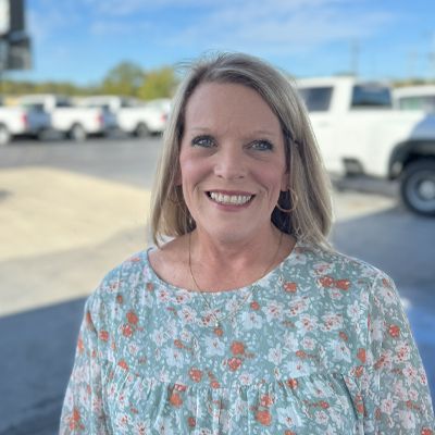 DeeDee Sebren, office manager at T&B Auto Sales work truck dealership in Bryant, Arkansas
