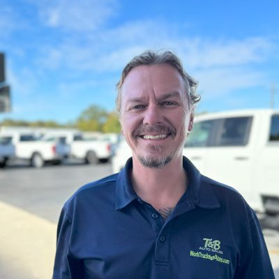 Johnny Perkins, service manager at T&B Auto Sales work truck dealership in Bryant, Arkansas